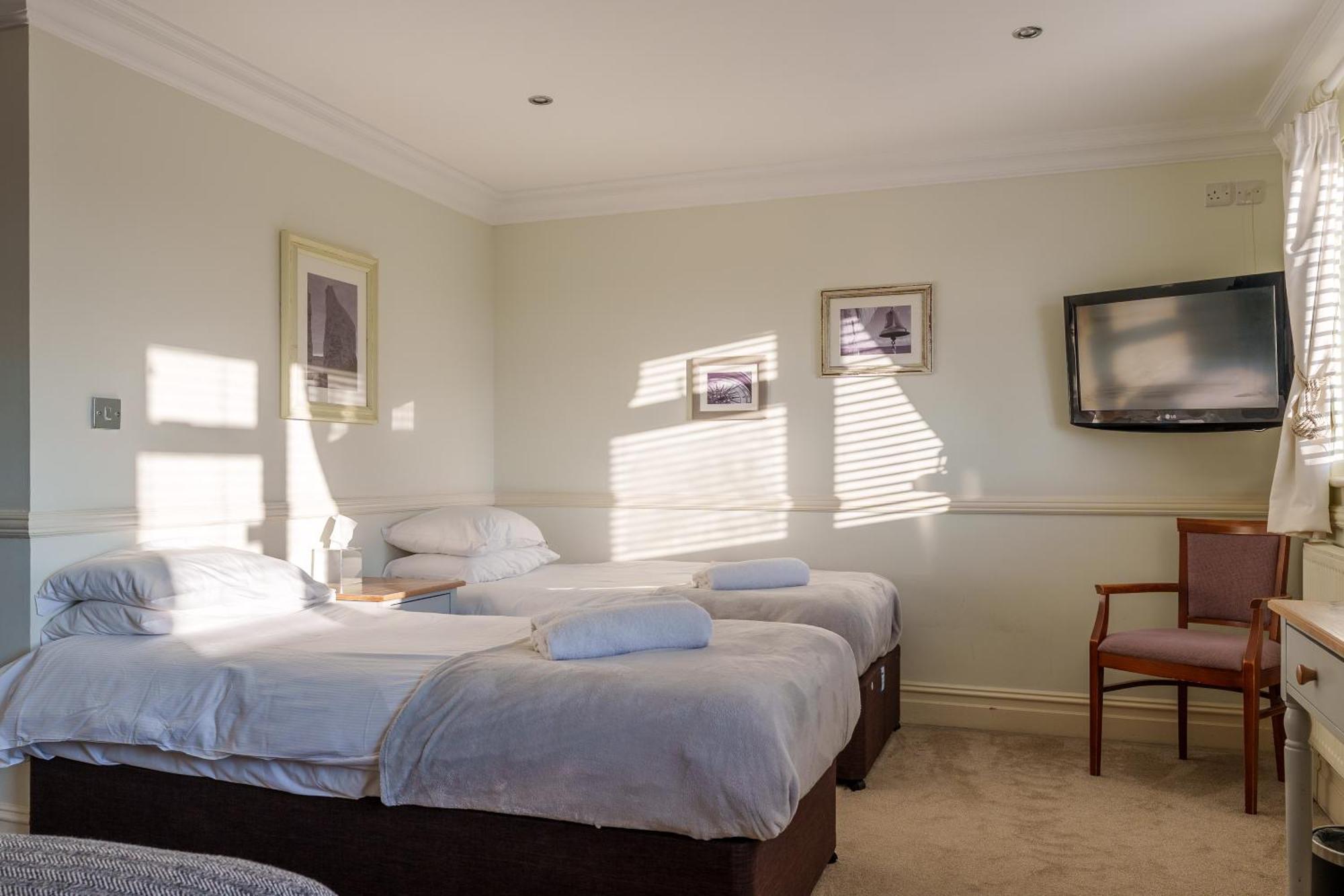 Botany Bay Hotel Бродстеърс Екстериор снимка